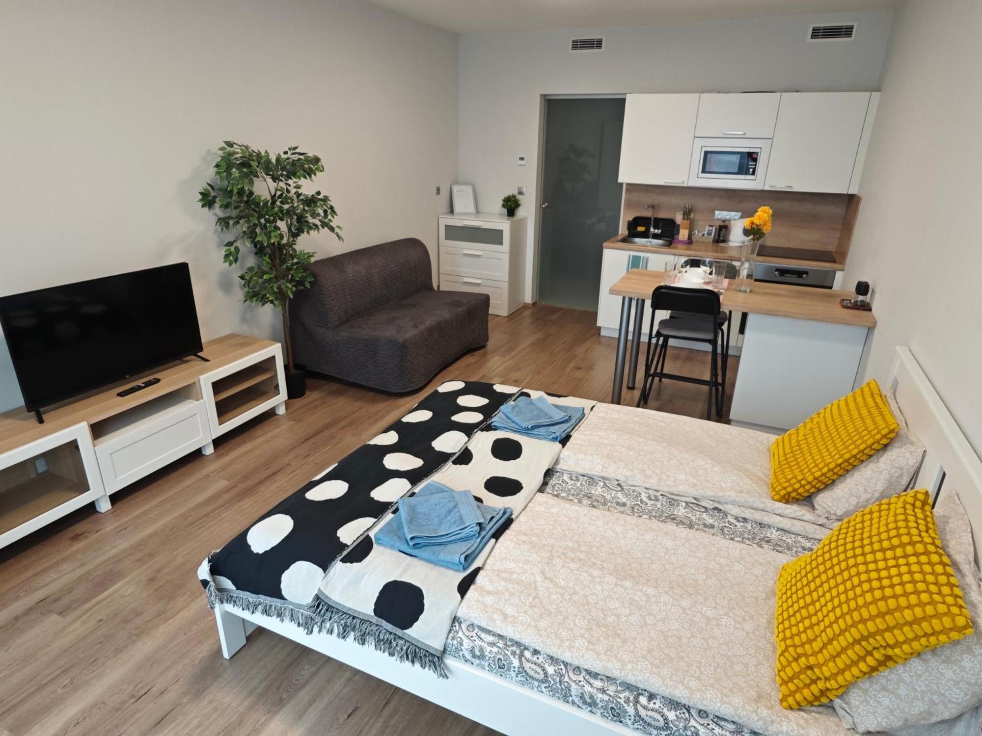 Comfort Flat With Great Location Прага Екстериор снимка